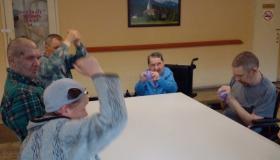 Несмотря на дождливую погоду, мы стремимся поднять настроение нашим получателям социальных услуг