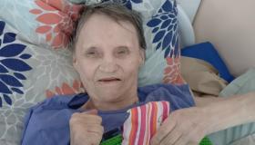 11 февраля на отделении милосердия проводила игру « Волшебный мешочек» (или «Определи на ощупь»)