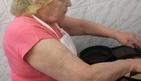 В « Творческих мастерских» прошел праздник « Дарите женщинам цветы»!